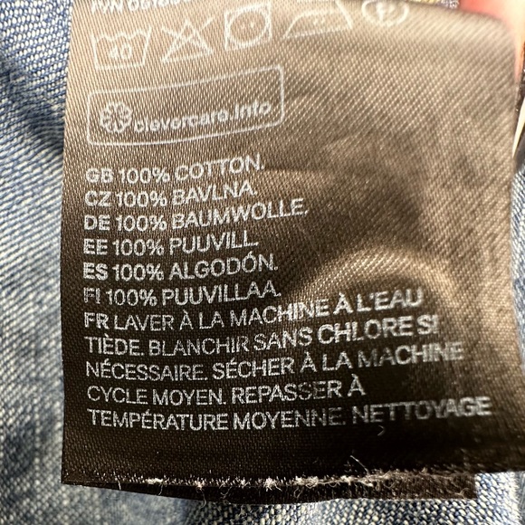 H & M Denim Style Button Down Men’s Shirt - Picture 3 of 5